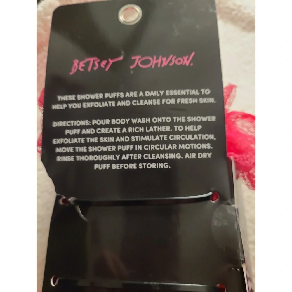 New in package Betsey Johnson 2 Pack  hair brush detangulars, 2 shower puffs